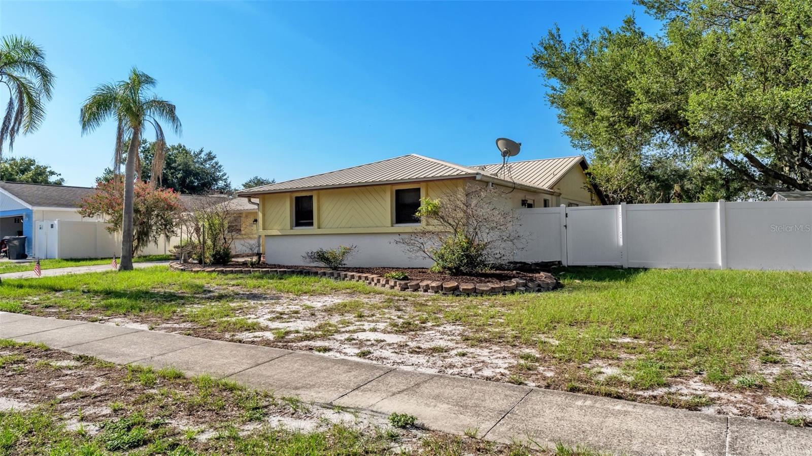 601 FIELDSTONE DRIVE