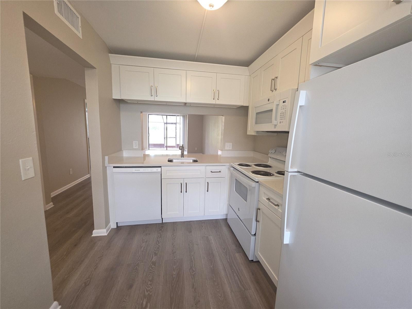 2049 SKIMMER COURT W 311