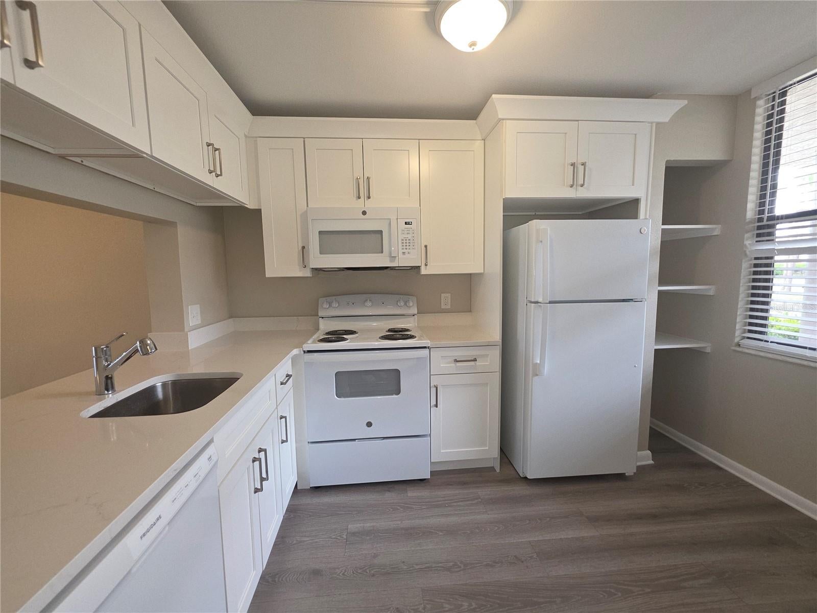 2049 SKIMMER COURT W 311