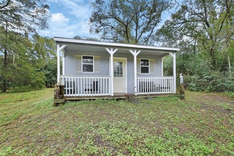 A home in DELAND