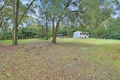 A home in DELAND