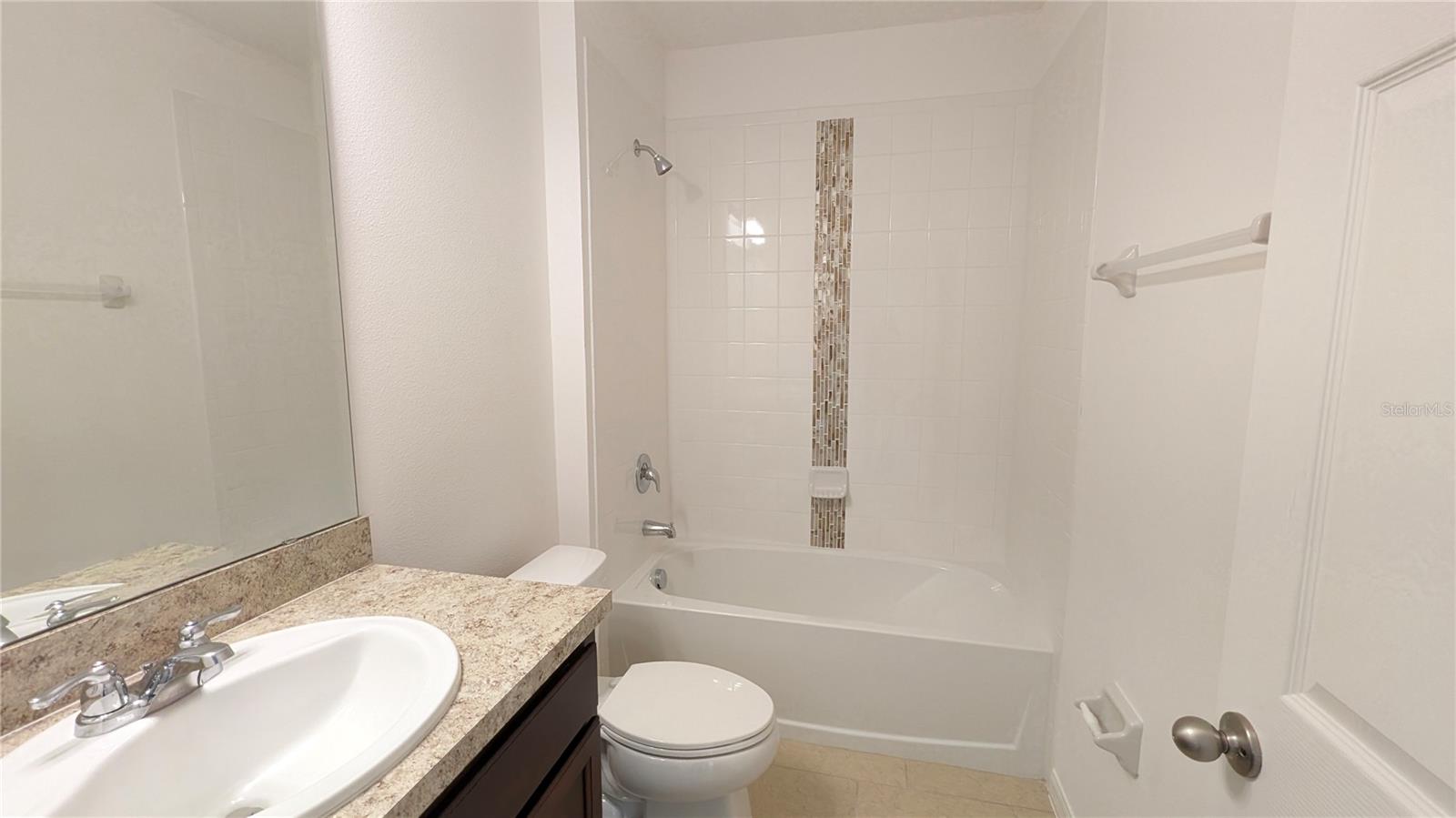 TRINITY LAKES - Residential Lease