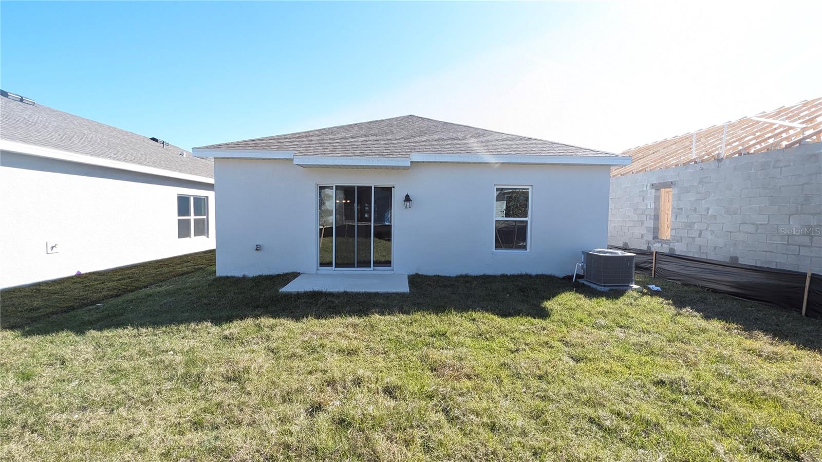 TRINITY LAKES - Residential Lease