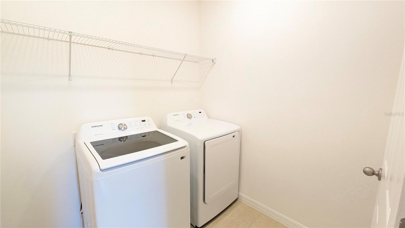 TRINITY LAKES - Residential Lease