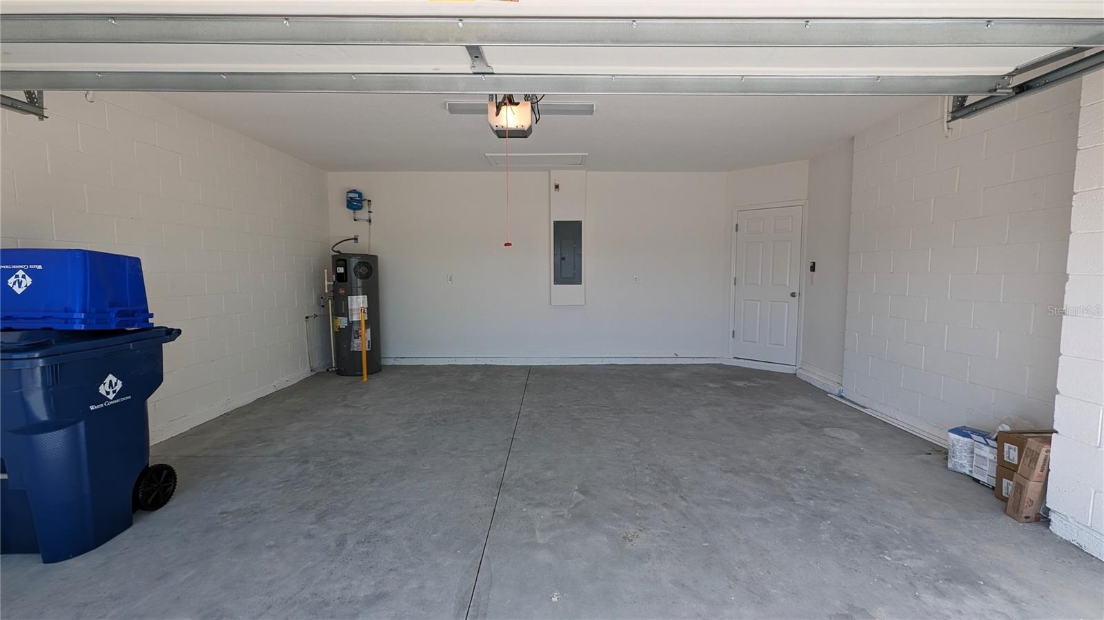 TRINITY LAKES - Residential Lease