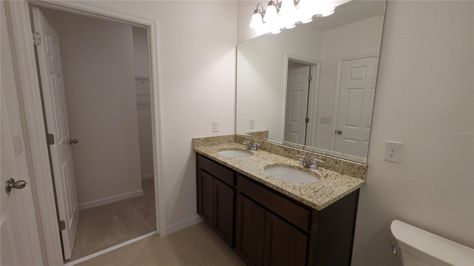 TRINITY LAKES - Residential Lease