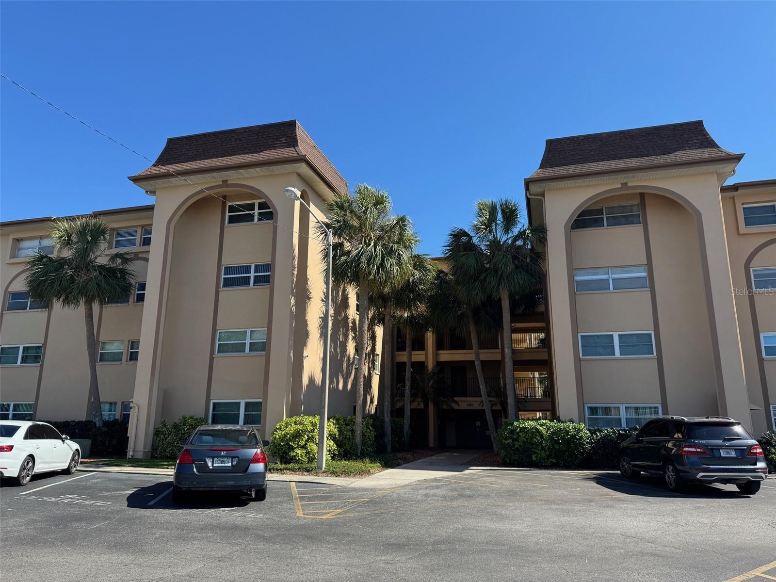 Live Where Convenience Meets Coastal Charm!
Welcome to your new home in one of the most ideally located apartment communities in the area. Freshly painted 1 bedroom apartment, new appliances, new air conditioning, Dedicated parking Carport 62 comes with the unit, Well maintained pool, shared laundry mat.
The apartment is in quiet complex Nestled just steps away from everyday essentials, you'll find Publix and Walgreens right next door—making errands effortless.
This vibrant neighborhood is brimming with upscale restaurants, charming coffee shops, and some of the finest antique stores in Pinellas County. Whether you're grabbing brunch with friends or searching for a one-of-a-kind vintage find, it's all right outside your door.
Enjoy scenic walks to the stunning Belleair Bridge—just a 10-minute stroll away—perfect for morning jogs or peaceful evening sunsets. Want to dip your toes in the sand? Indian Rocks Beach is a quick 5-minute drive across the bridge, while the world-renowned Clearwater Beach is only 15 minutes away, offering unforgettable sunsets and dining experiences.
For jet-setters and shoppers alike, Tampa International Airport and the premier International Plaza Mall are both just 30 minutes from your door.
Comfort, convenience, and coastal beauty—everything you need is right here. Discover your next chapter in a place that truly has it all.