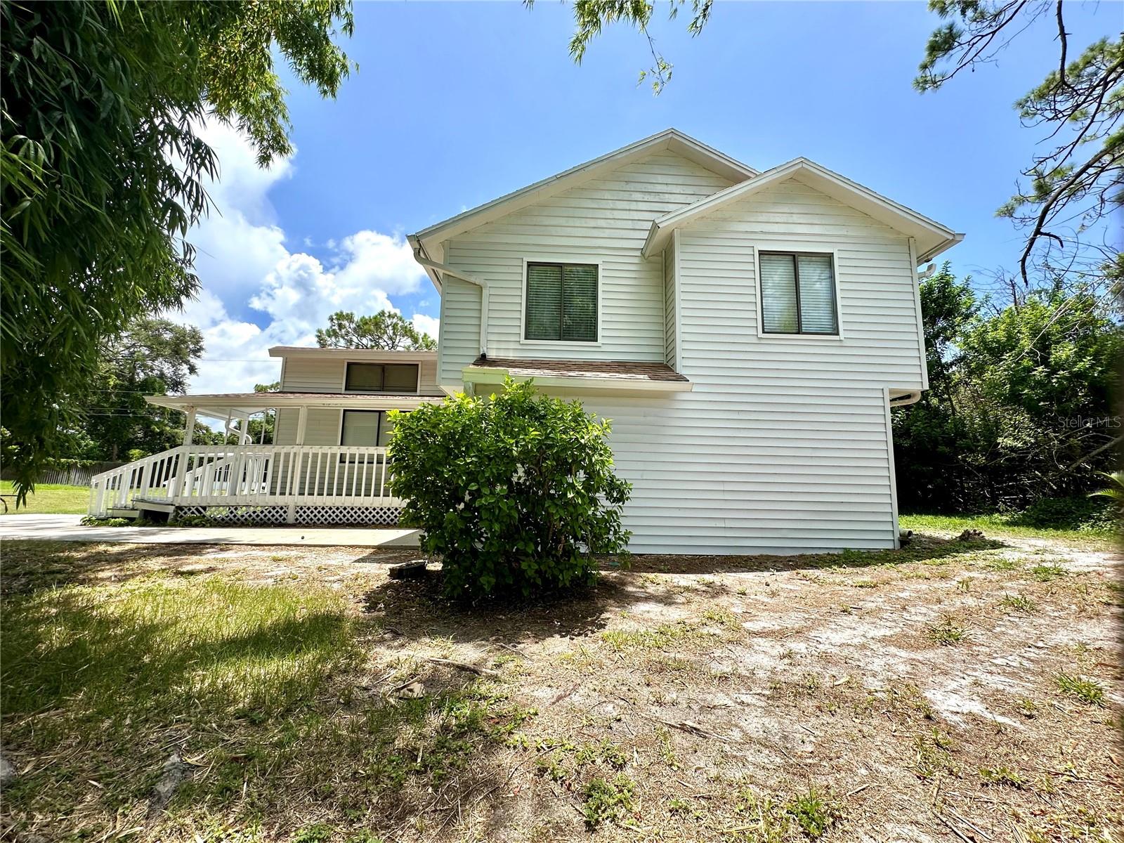 1581 ROYAL ROAD