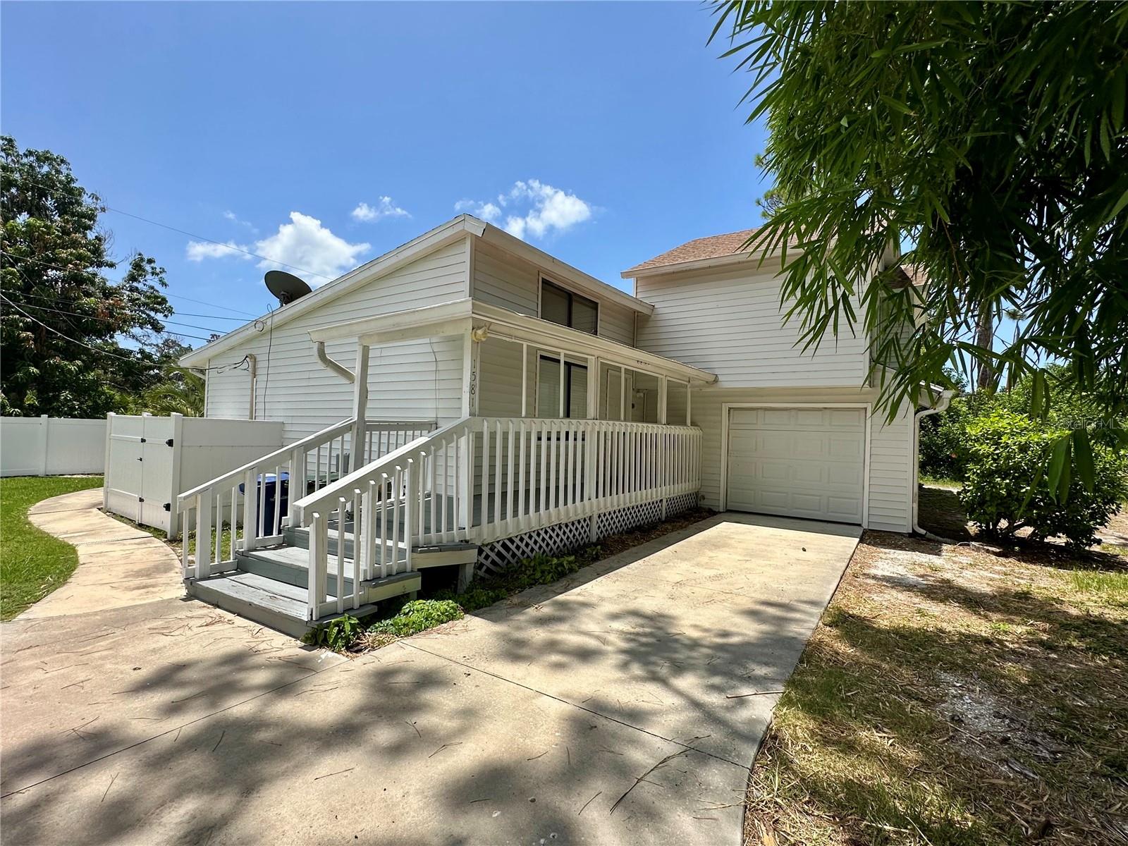 1581 ROYAL ROAD