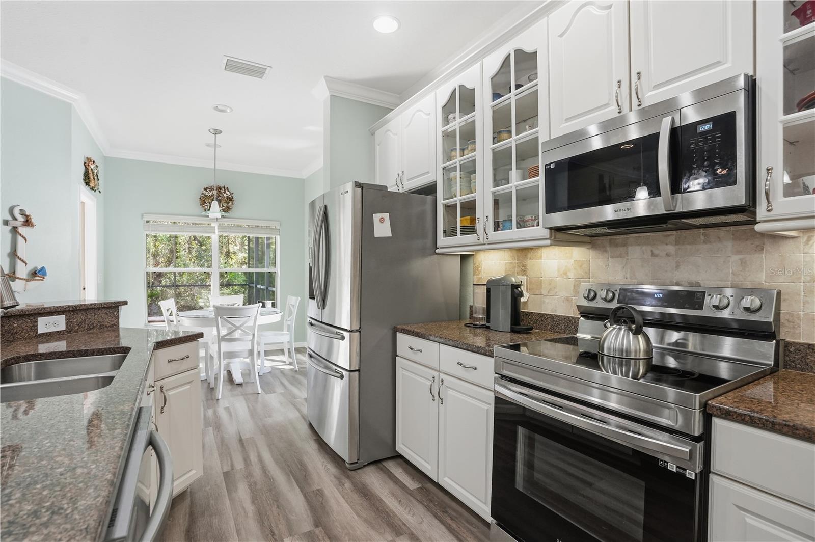 WATERS EDGE 03 - Residential