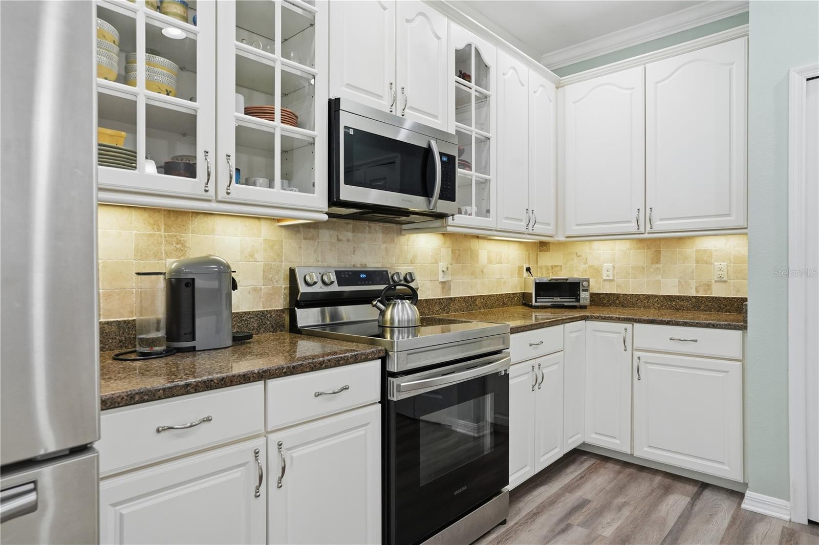 WATERS EDGE 03 - Residential