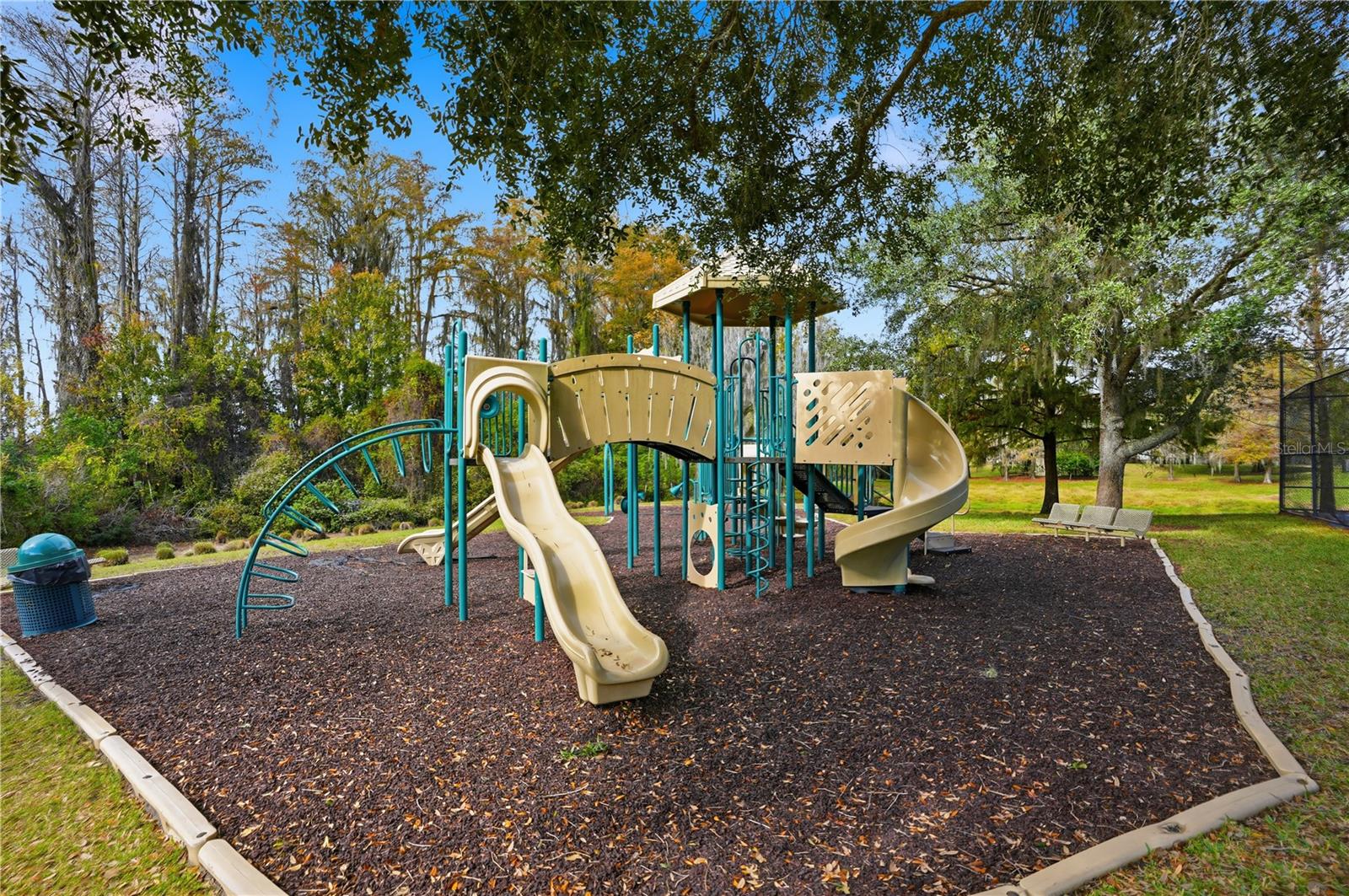 WATERS EDGE 03 - Residential