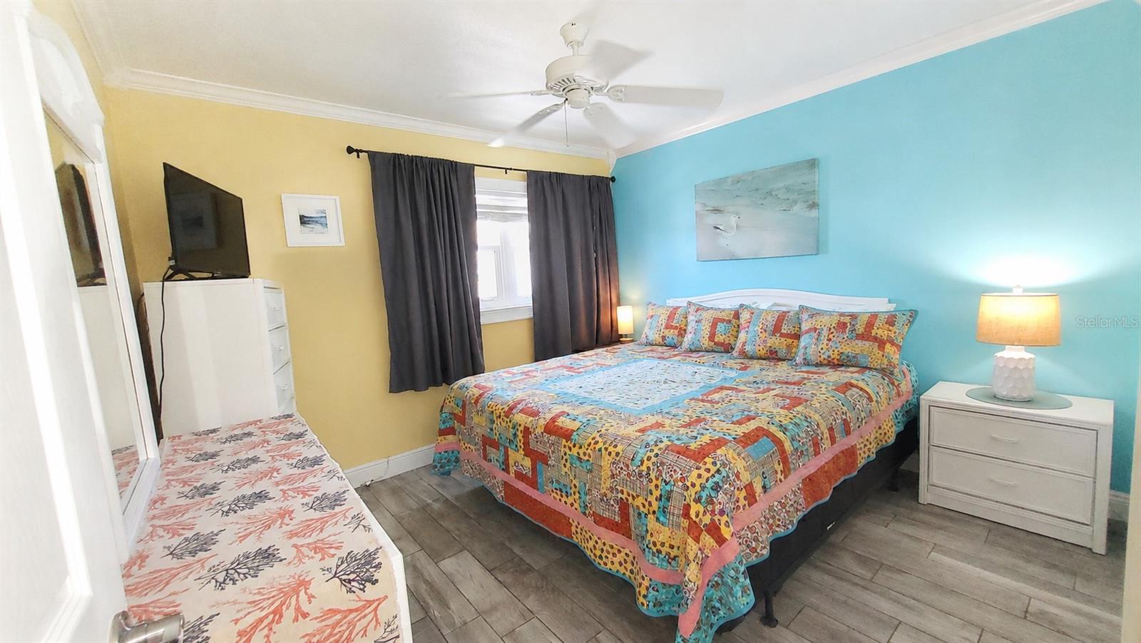 HARBOR HOUSE CONDOS - Residential