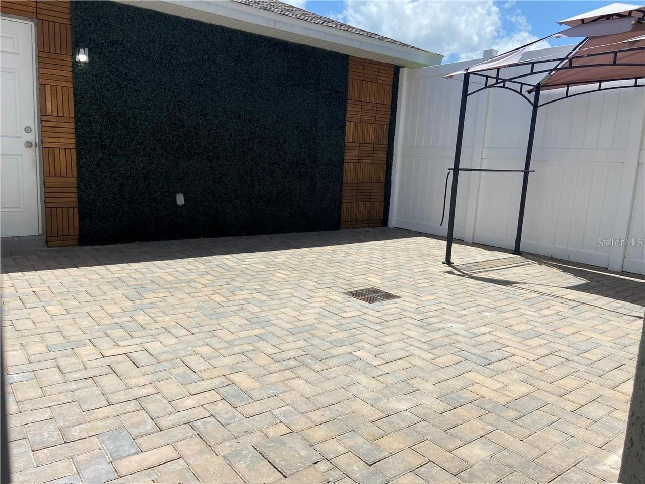 HAMILTON GARDENS - Residential Lease