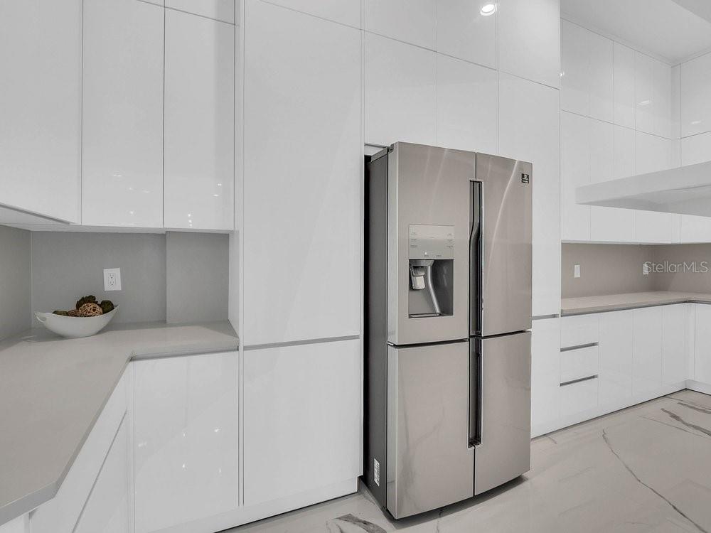 BAY HILL - Residential