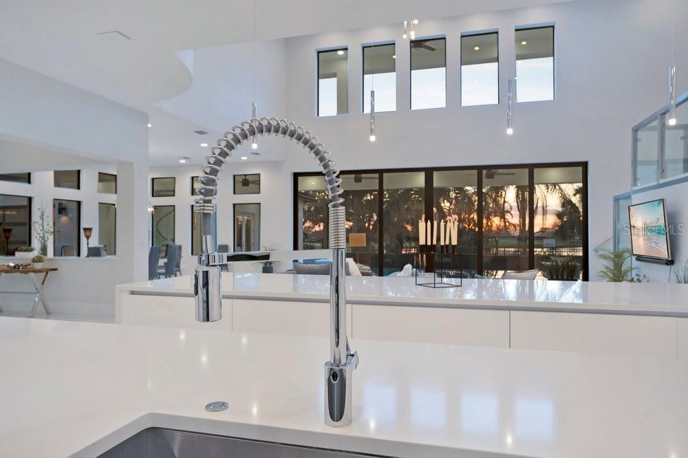 BAY HILL - Residential