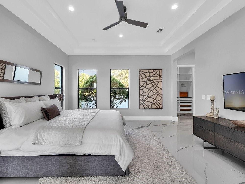 BAY HILL - Residential