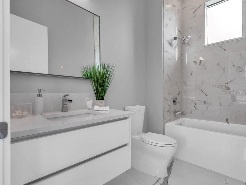 BAY HILL - Residential