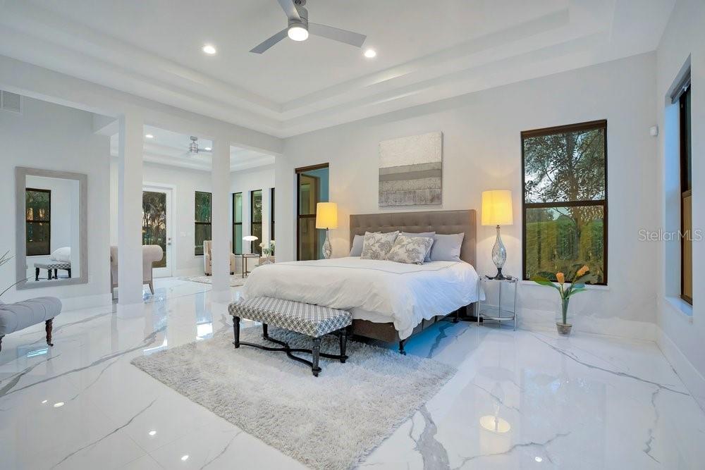 BAY HILL - Residential