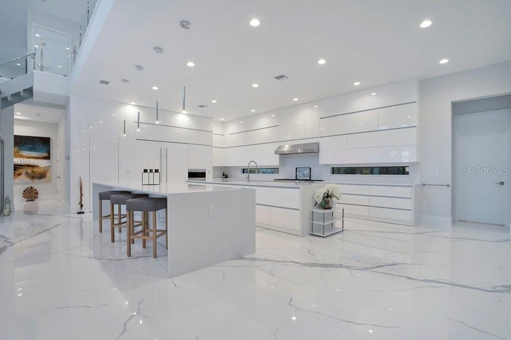 BAY HILL - Residential