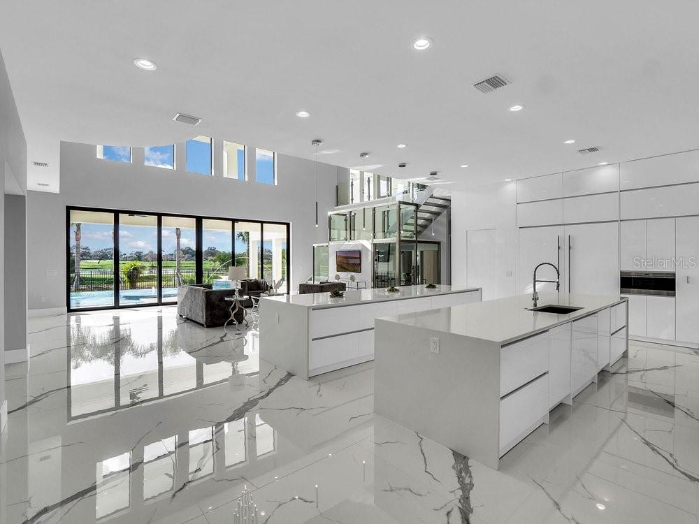 BAY HILL - Residential