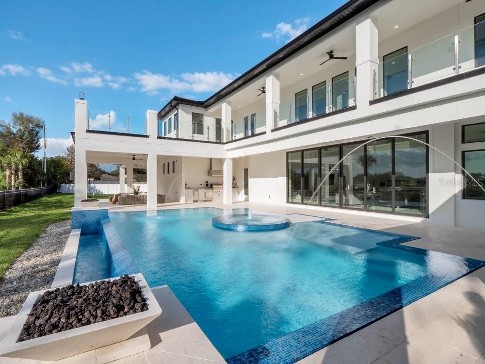 BAY HILL - Residential