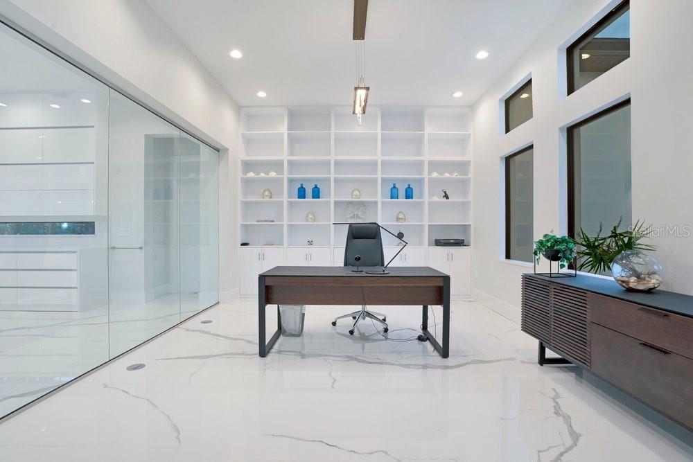 BAY HILL - Residential