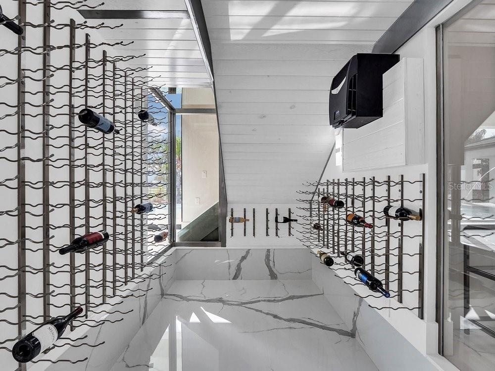 BAY HILL - Residential