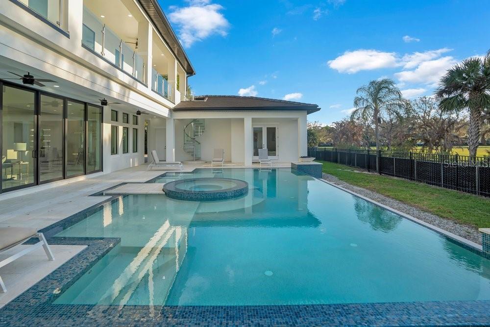 BAY HILL - Residential