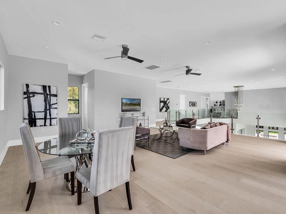 BAY HILL - Residential