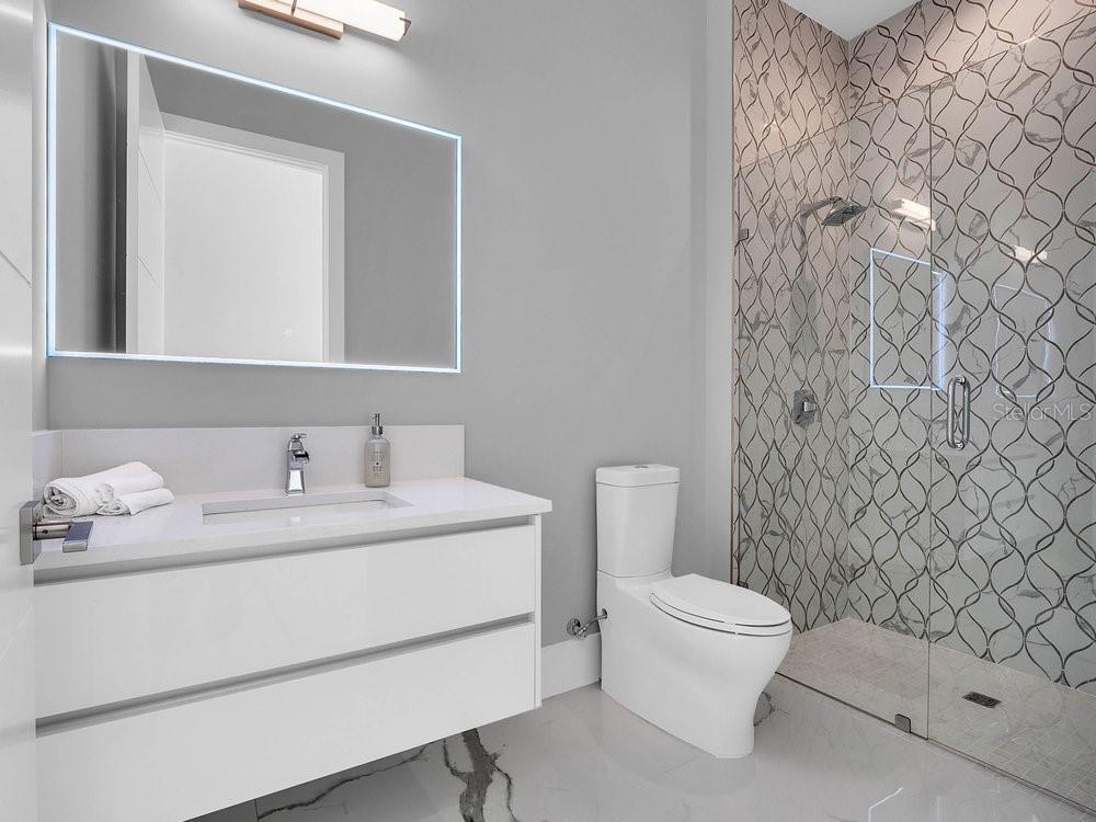 BAY HILL - Residential