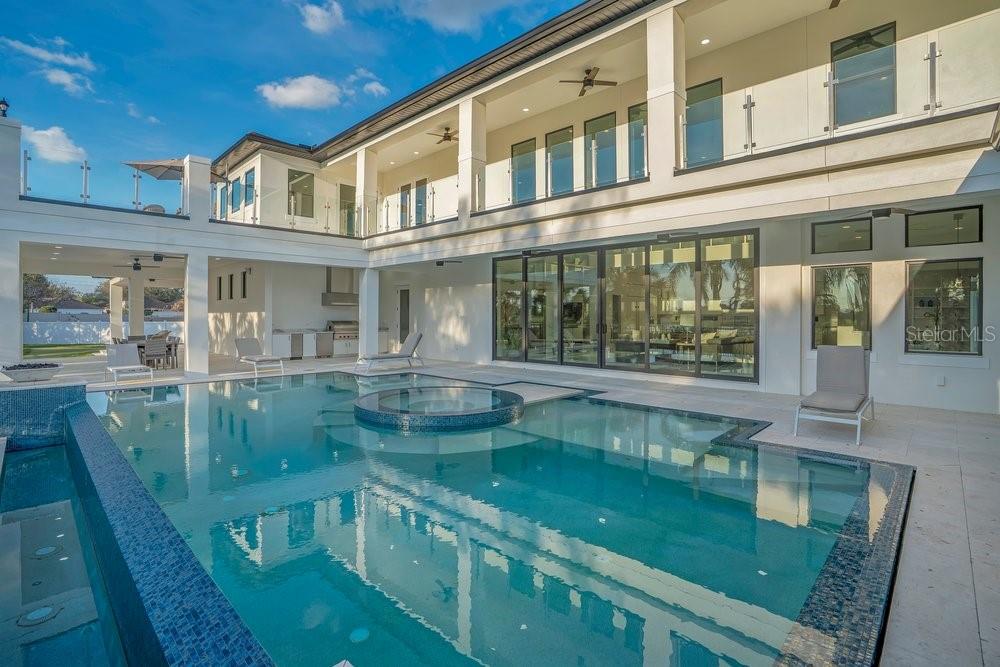 BAY HILL - Residential