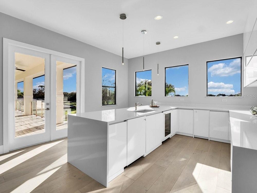 BAY HILL - Residential