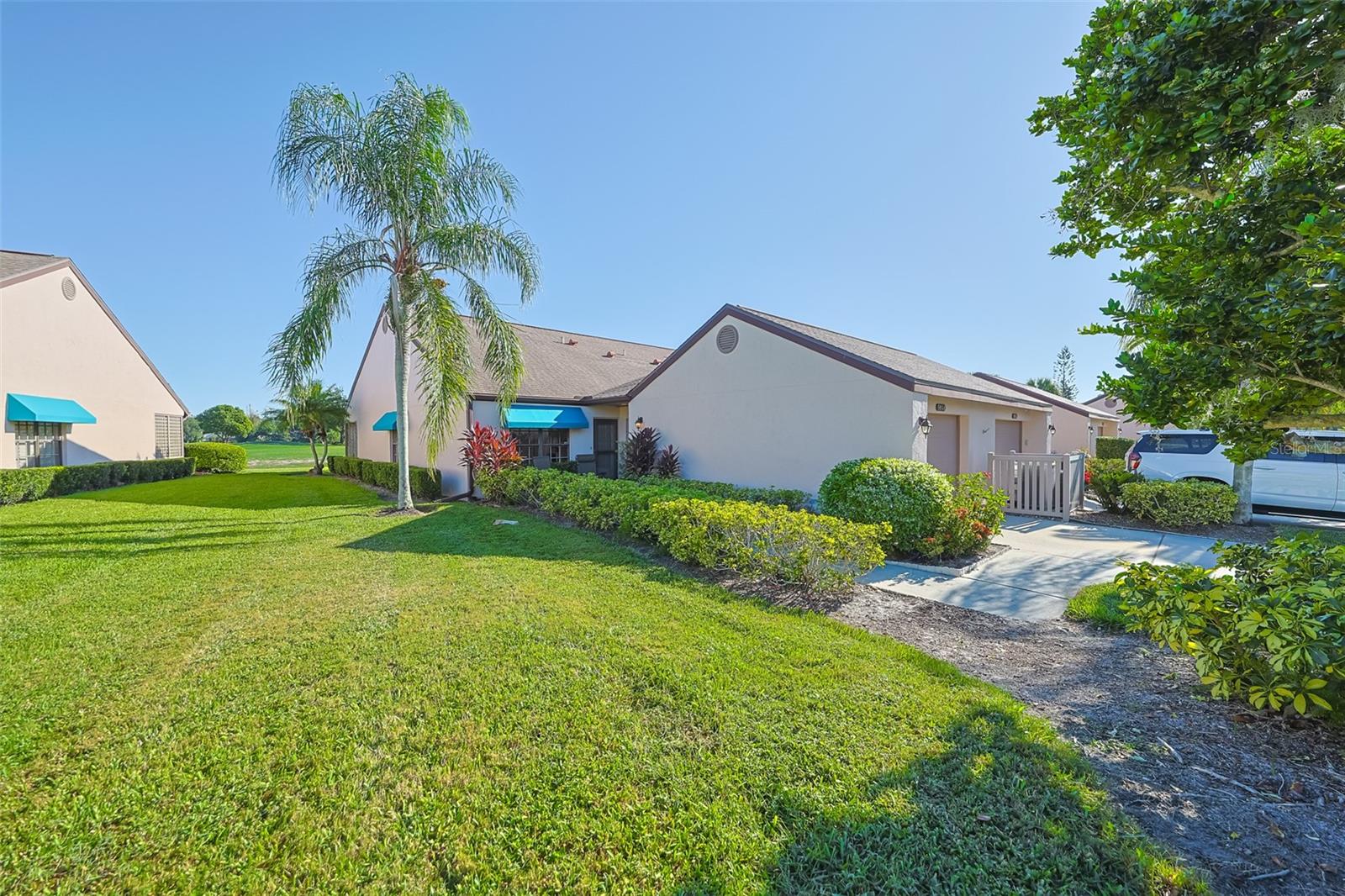 CLUBSIDE AT PALM-AIRE I & II - Residential