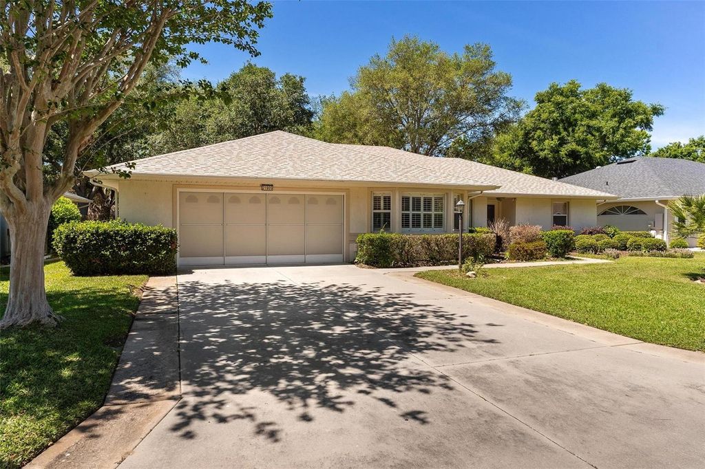 Photo of 21905 King Alfred Street, Leesburg, FL 34748 (MLS # G5111251)