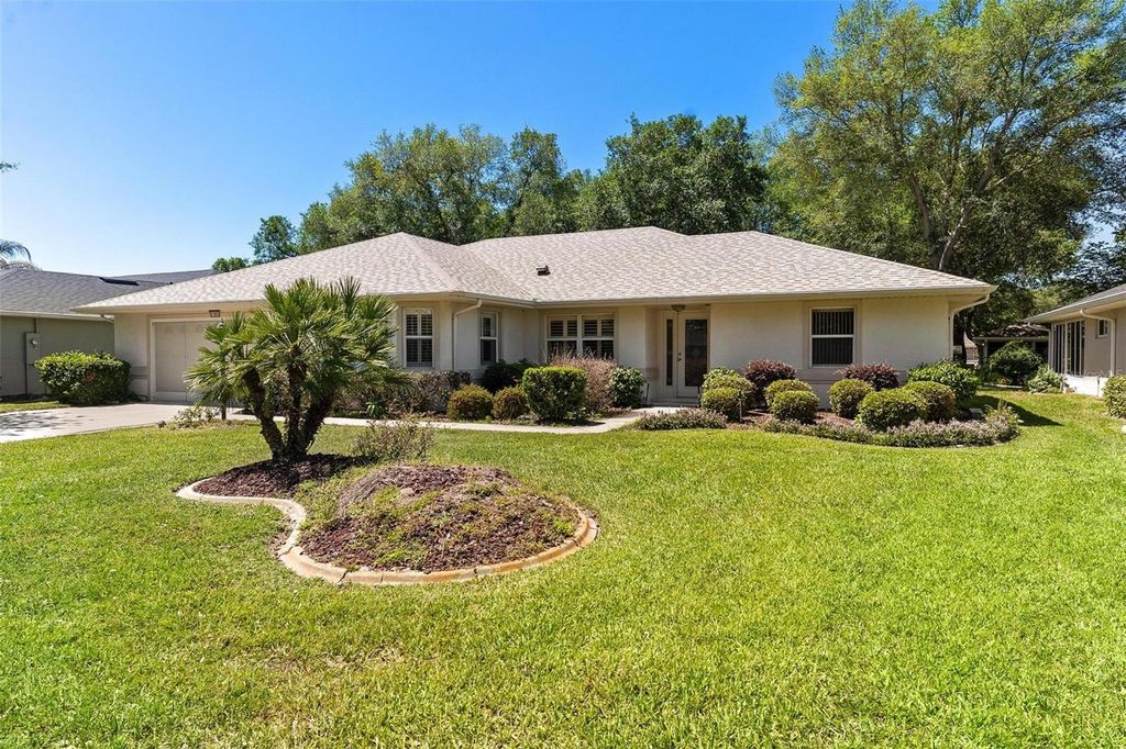 Photo of 21905 King Alfred Street, Leesburg, FL 34748 (MLS # G5111251)
