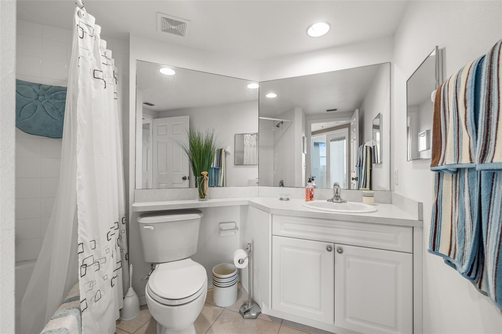 GOLF LAKE CONDO 2 AT EAST BAY - Residential