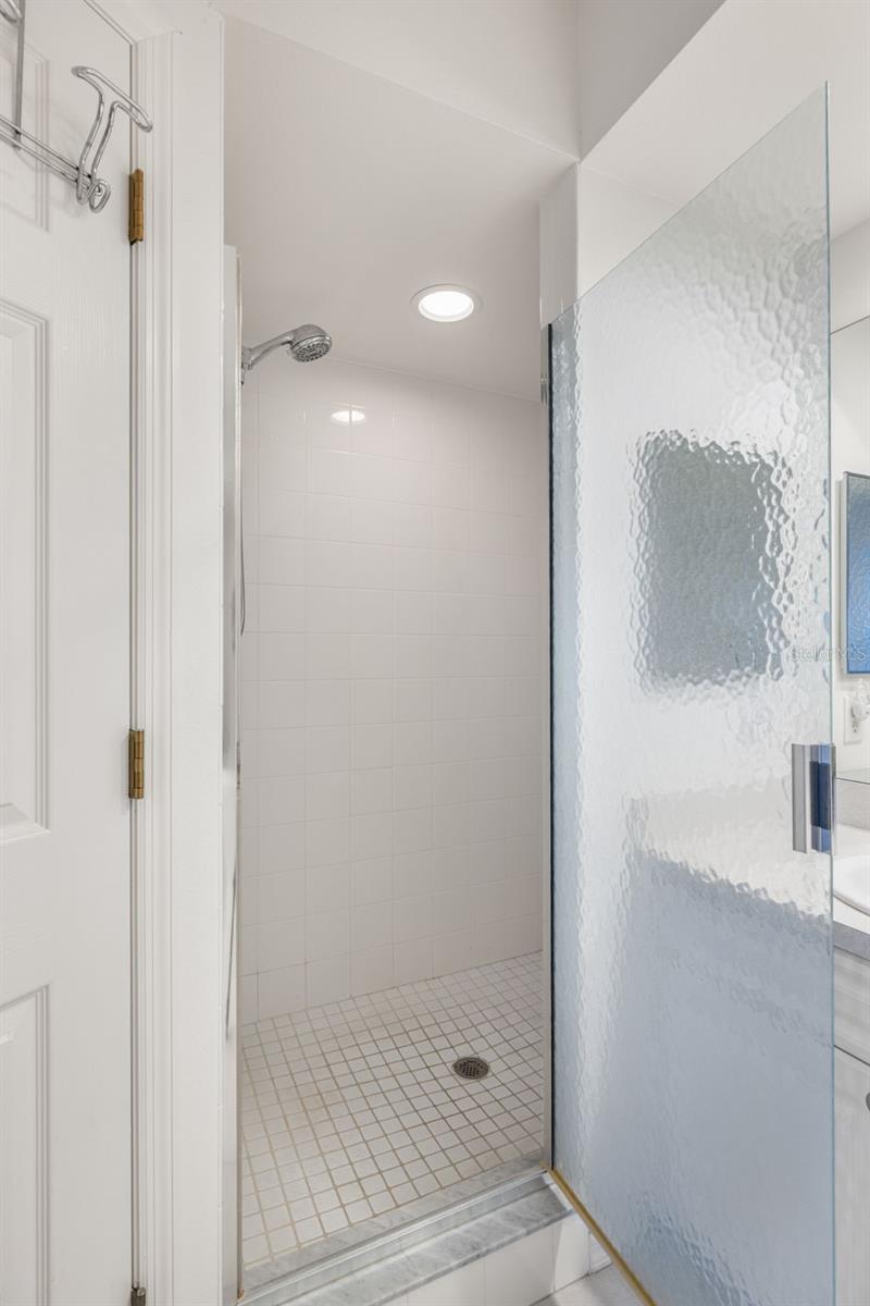 GOLF LAKE CONDO 2 AT EAST BAY - Residential