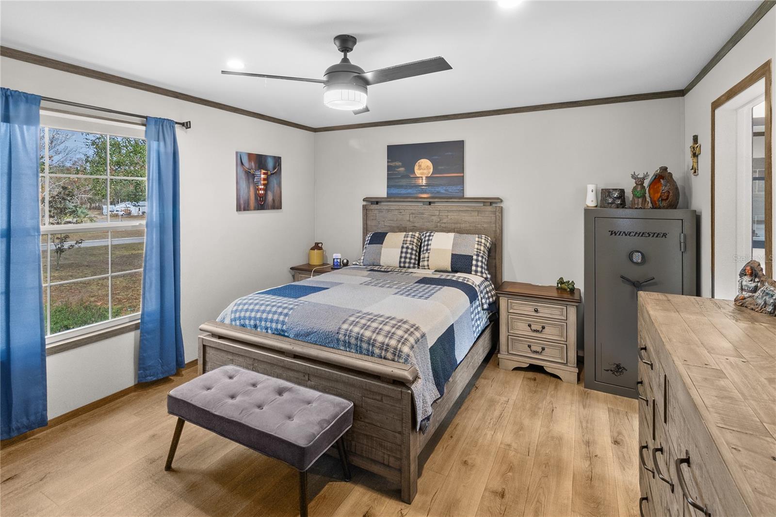 UNIVERSITY OAKS - Residential