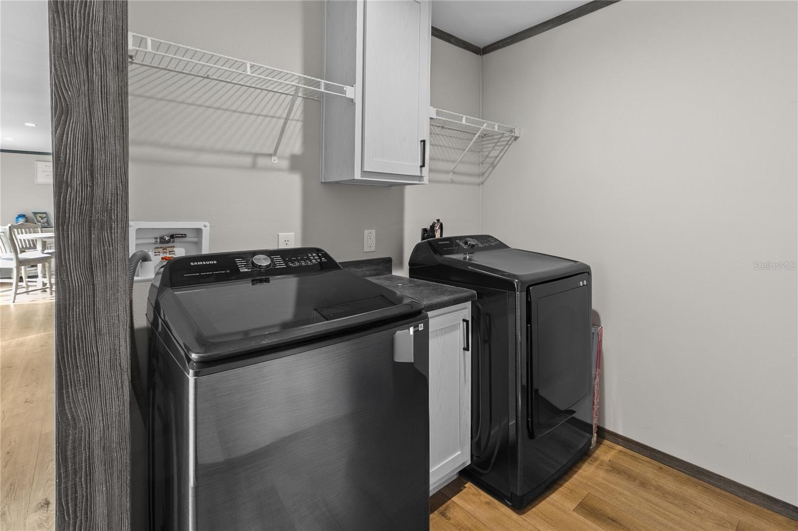 UNIVERSITY OAKS - Residential