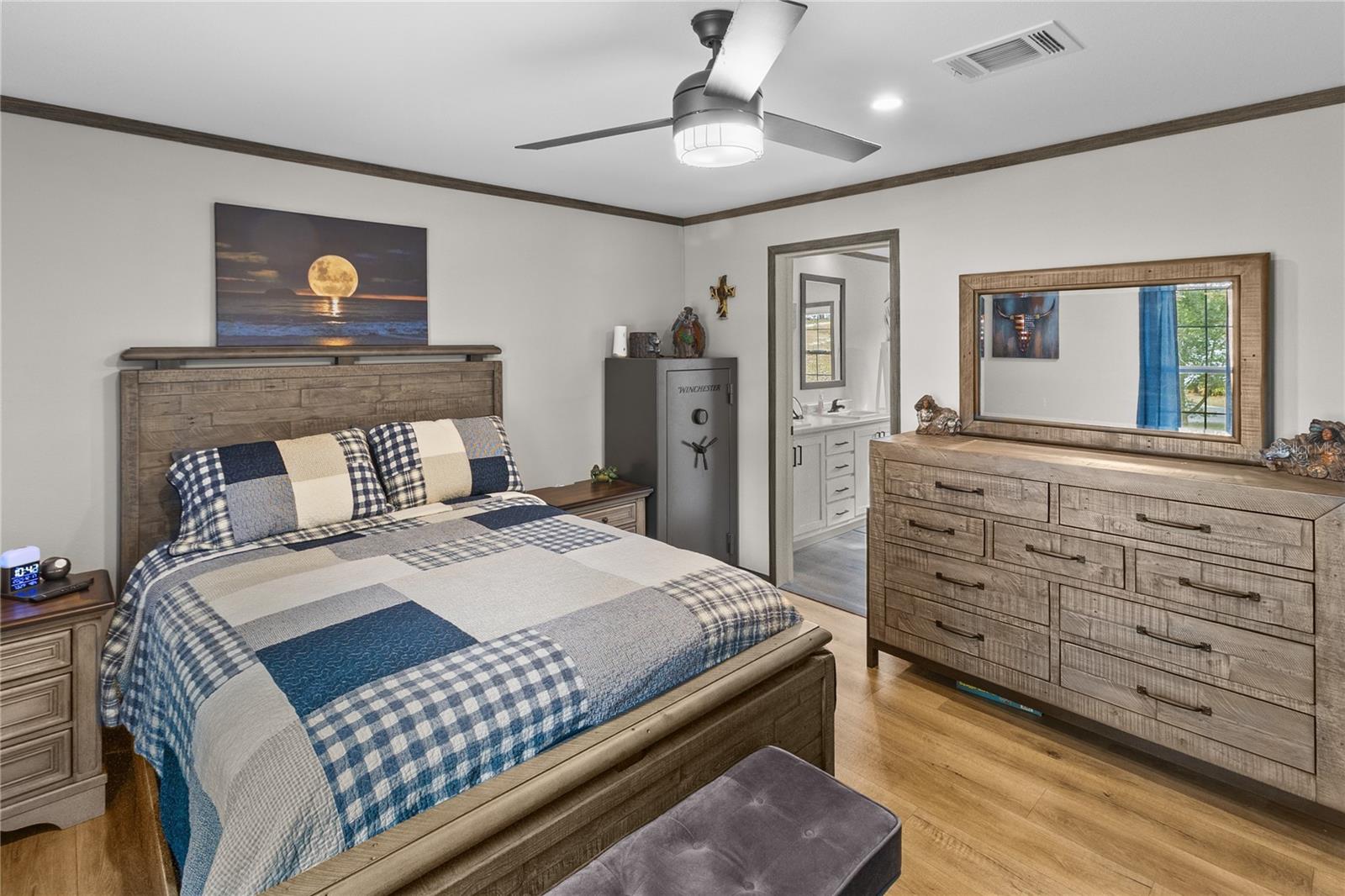 UNIVERSITY OAKS - Residential