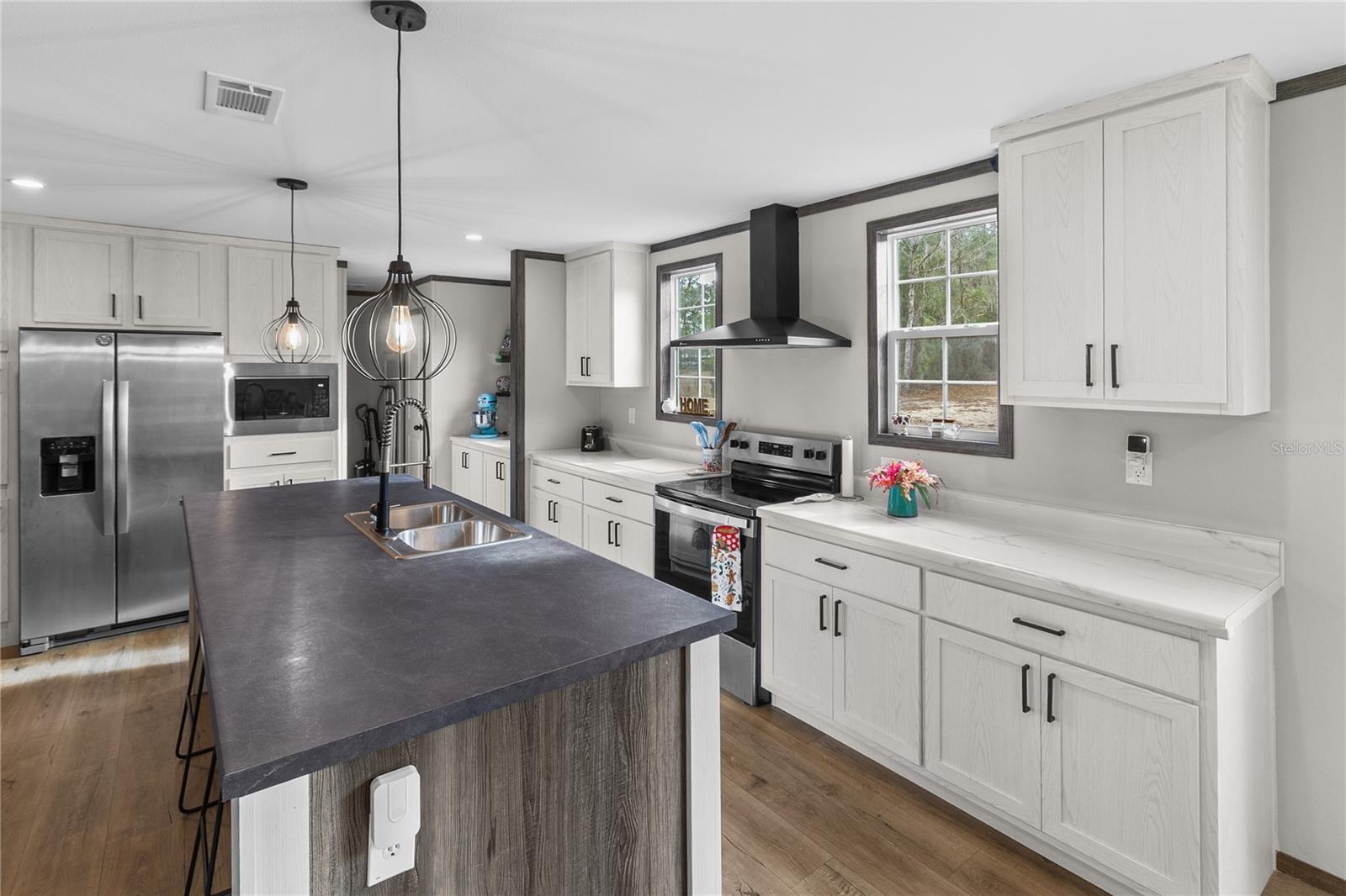 UNIVERSITY OAKS - Residential