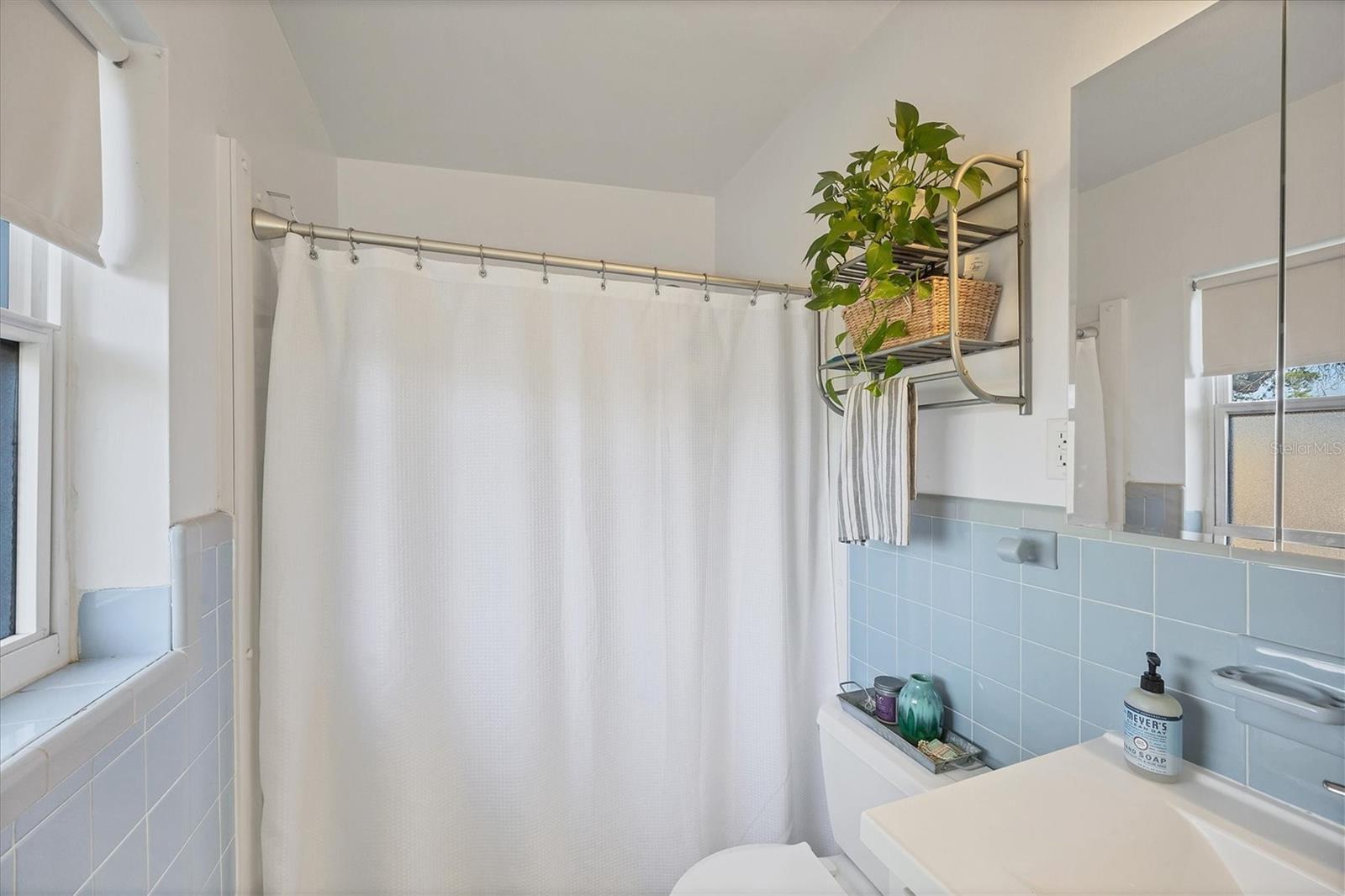 BAYSHORE GARDENS SEC 3 - Residential