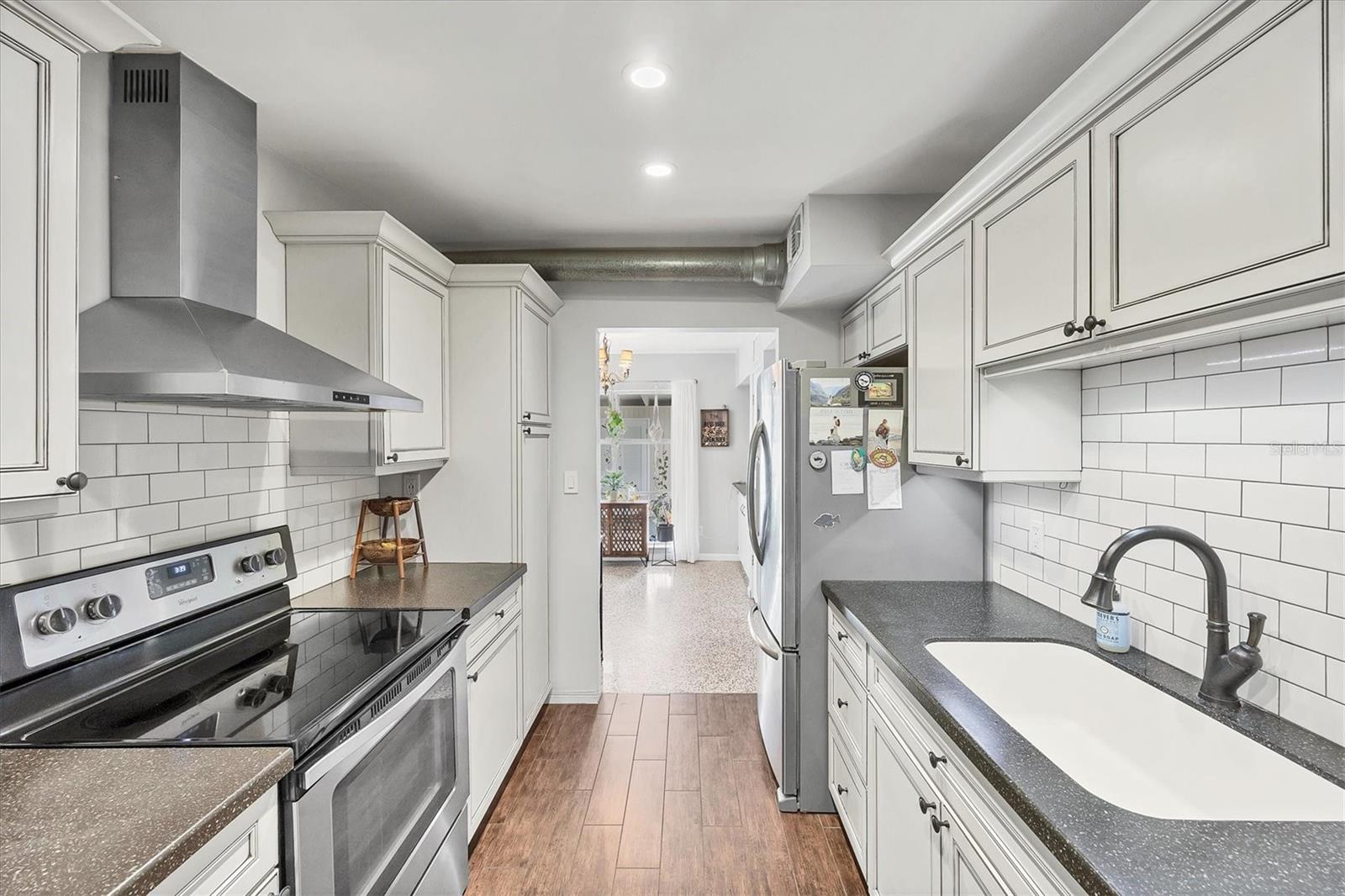 BAYSHORE GARDENS SEC 3 - Residential