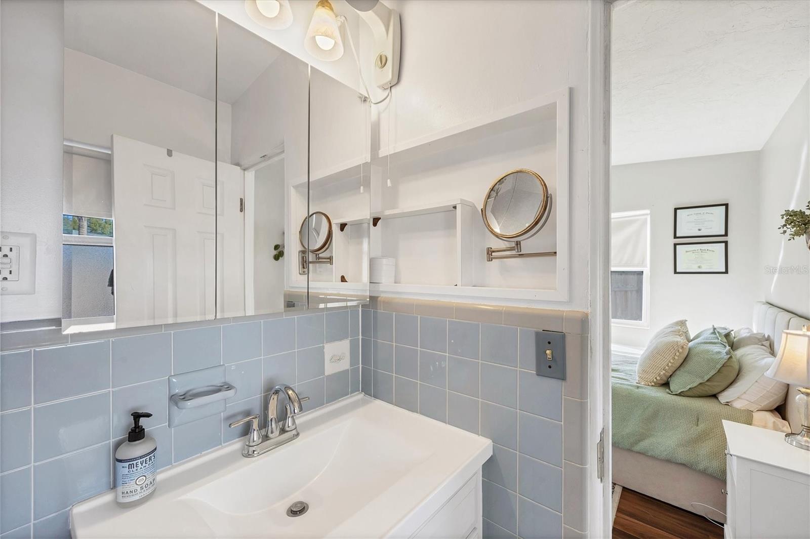 BAYSHORE GARDENS SEC 3 - Residential