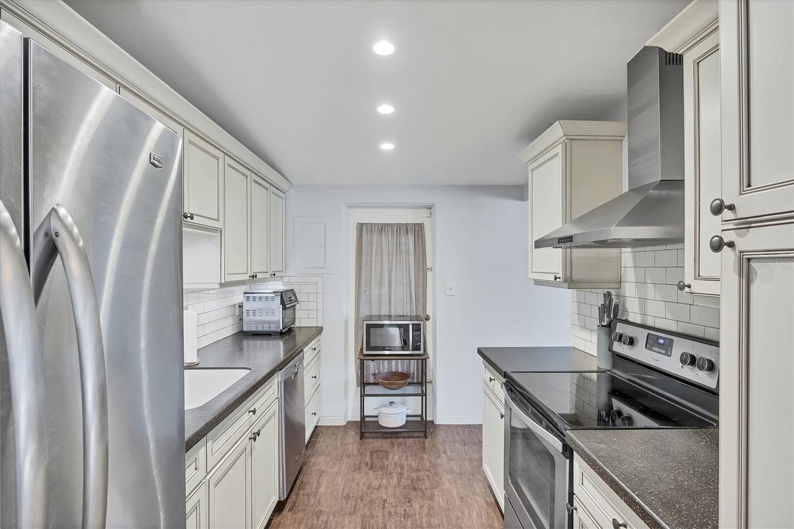 BAYSHORE GARDENS SEC 3 - Residential