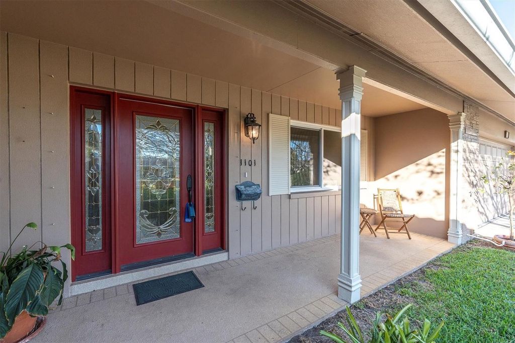 Photo of 1101 87th Avenue N, St Petersburg, FL 33702 (MLS # TB8442179)