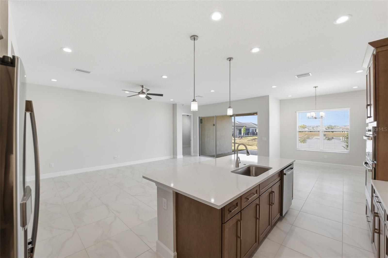 VALENCIA RIDGE - Residential