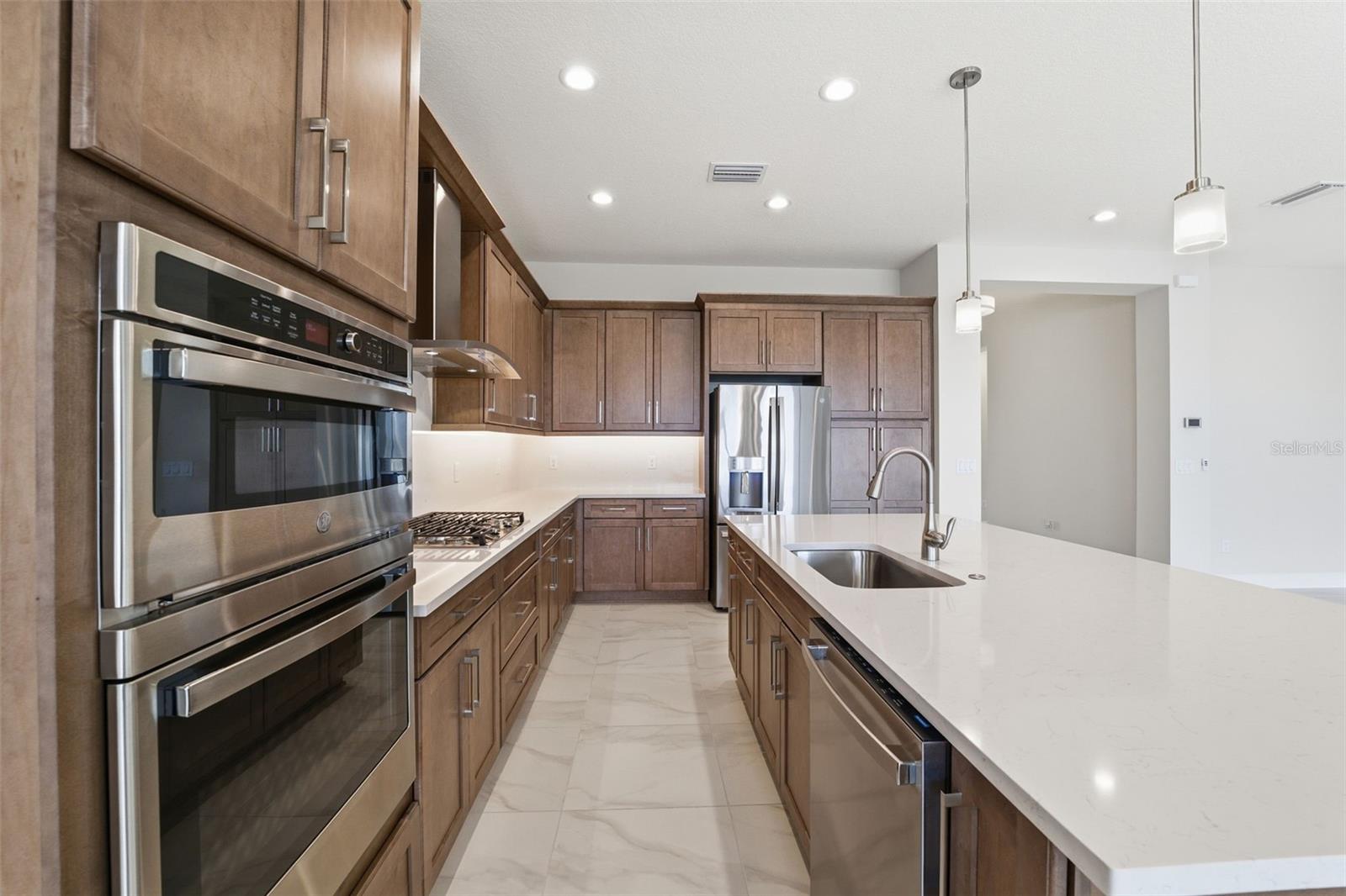 VALENCIA RIDGE - Residential