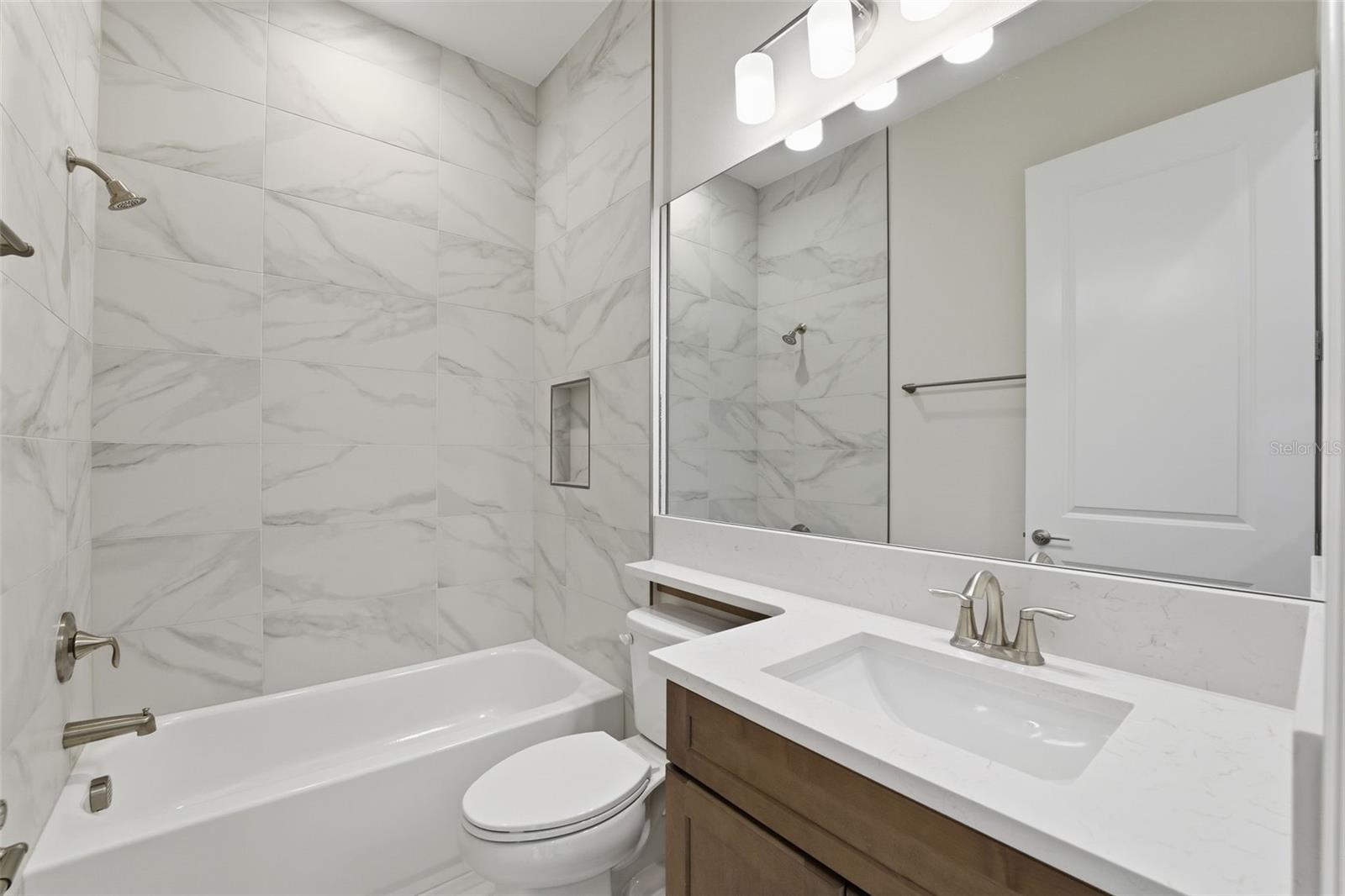 VALENCIA RIDGE - Residential